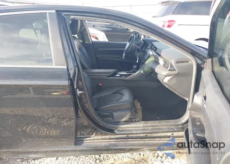 2020 Toyota Camry Se z USA, uszkodzony, nr VIN 4T1G11AK4LU343307